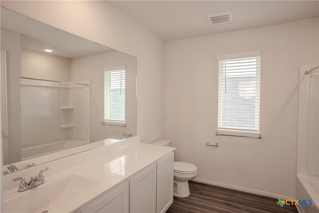 Building Photo - 141 Everglades Dr