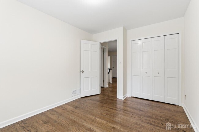 Building Photo - 28 Southfield Rd