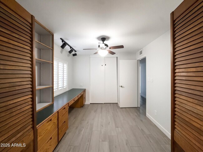 Building Photo - 4222 E Winnetka Dr