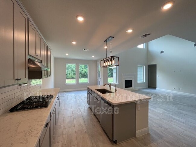 Building Photo - 716 Expedition Way