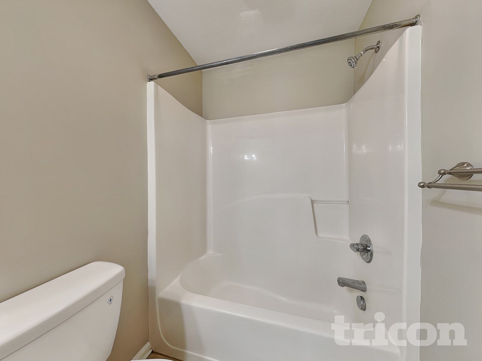 Building Photo - 2002 Dundee Way