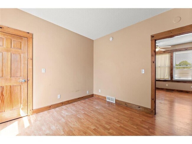 Building Photo - 1064 Magnolia Ave E