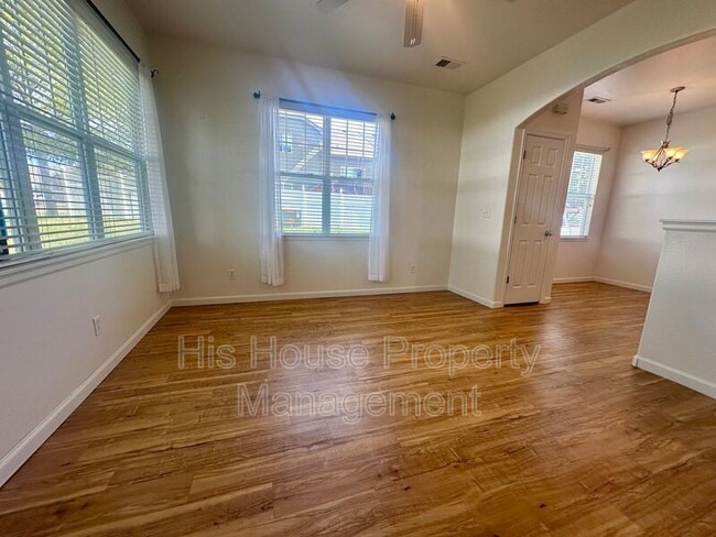Building Photo - 6345 Chardonnay St