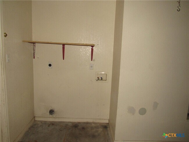 Building Photo - 3807 Hitchrock Dr