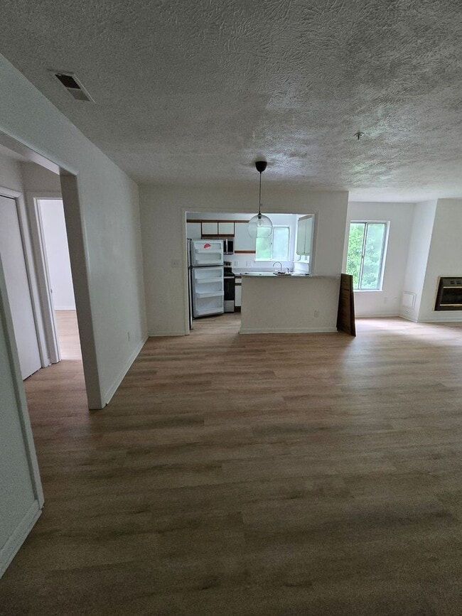 Building Photo - 3371 Galleria Dr