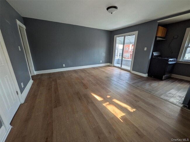 Building Photo - 205-11 110th Ave