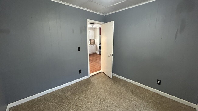 Building Photo - Cozy 3-Bed / 1-Bath Apartment in the Heart of Biddeford