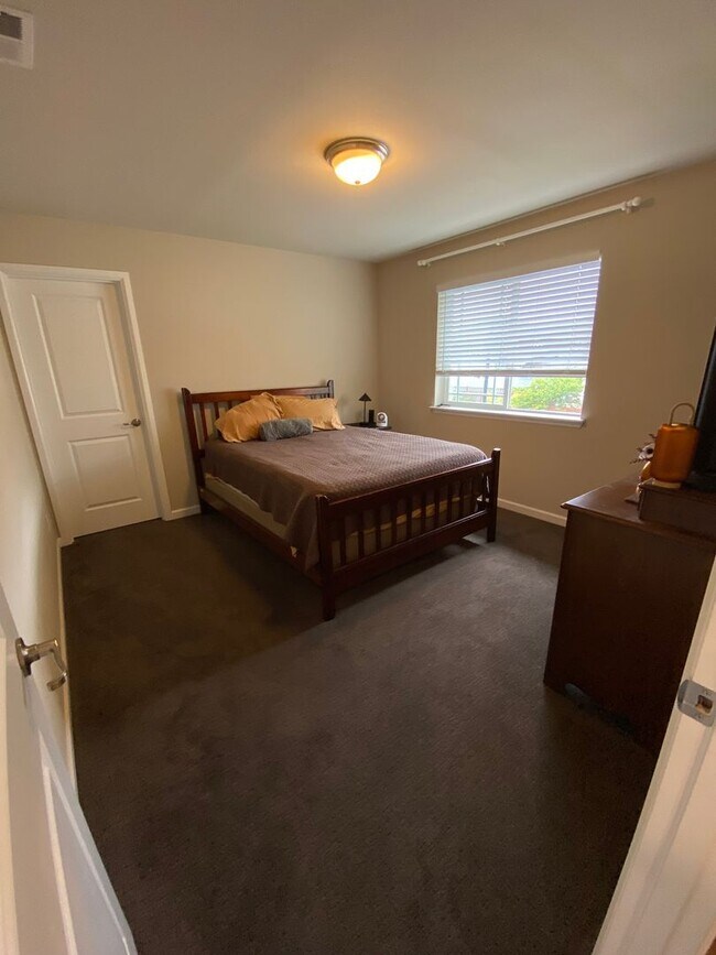 Building Photo - 4bd/3ba House in Tehaleh