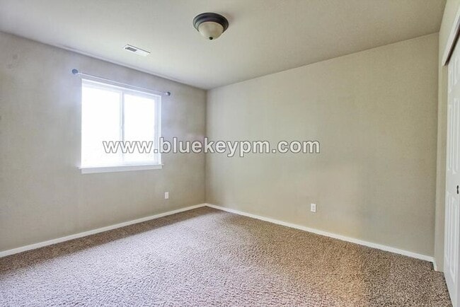 Building Photo - 3 Bed, 2.5 Bath Home with Large Bonus Room/4th Bedroom in Orchards by Prairie High School