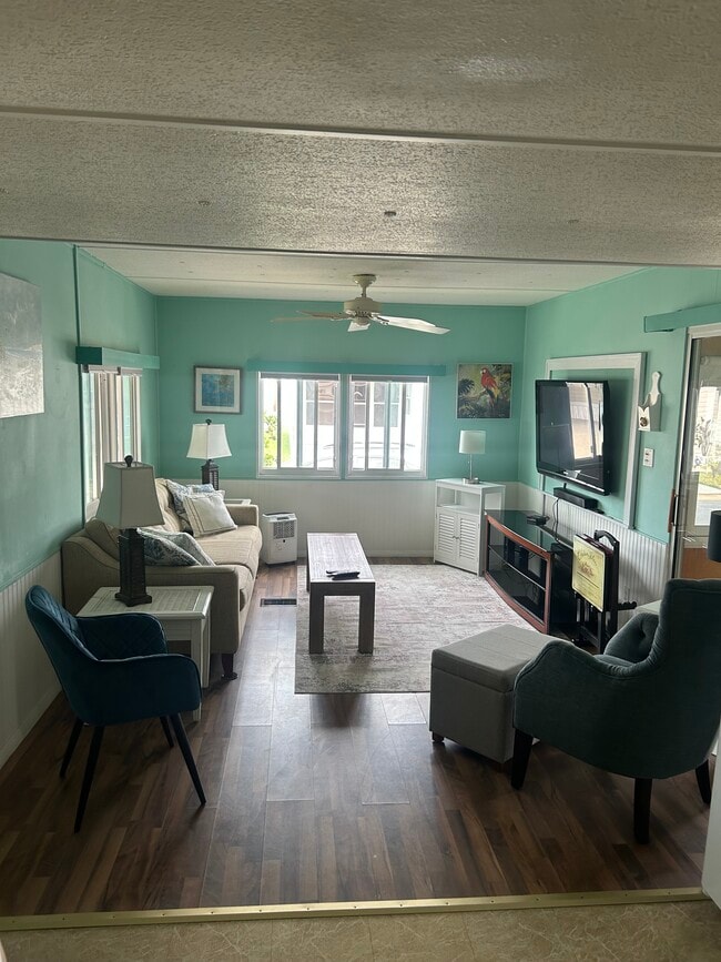 Building Photo - 130 Patricia Ave