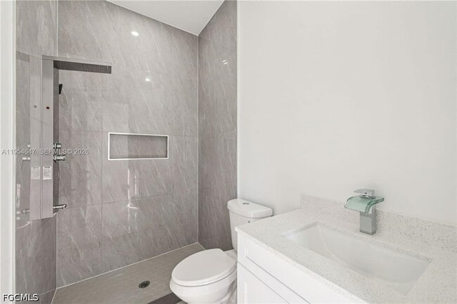 Building Photo - 4402 E 19th St