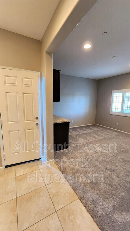 Building Photo - 42729 Tiempo Ct