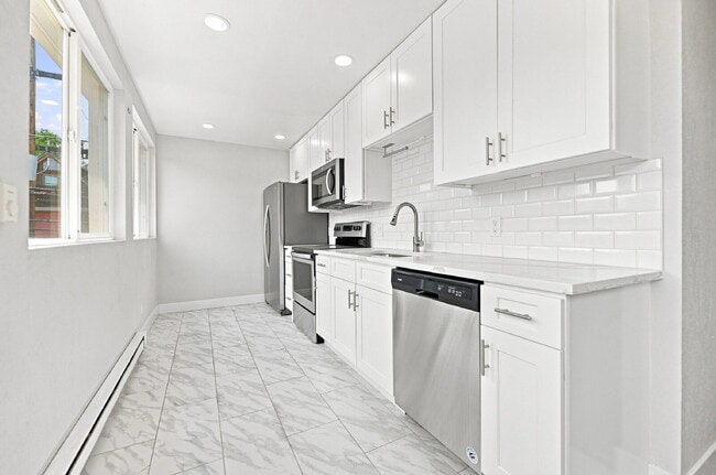 Building Photo - $1,720.95 with $300 off the first month rent, 1 Bed - 1 Bath, Condo in Denver with All Utilities ...