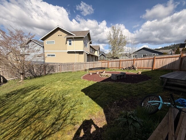 Building Photo - 4 bdrm/2.5 bath home in Barkley Area