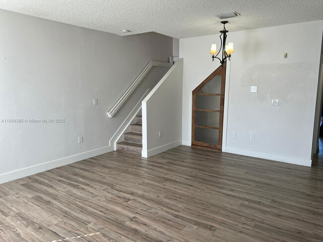 Building Photo - 2349 SE 23rd Dr