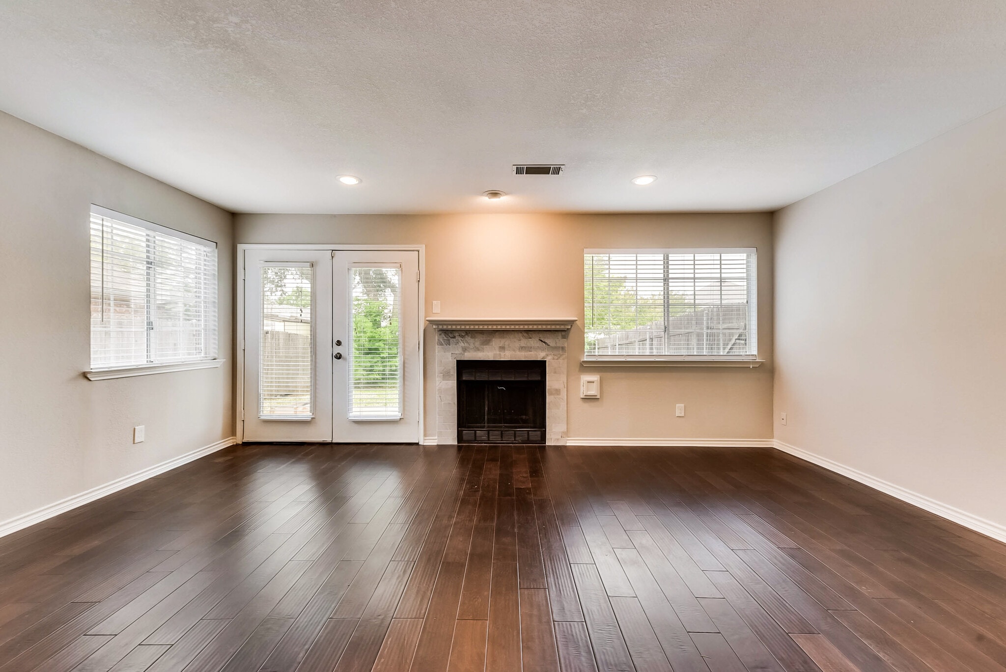 Family Room - 4231 Crestedge Ln