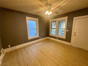 Building Photo - 162 Westwood Ave