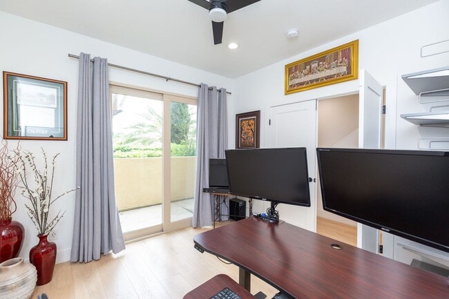 Building Photo - 3 Bedroom Townhome in the Escala Community of Mission Valley