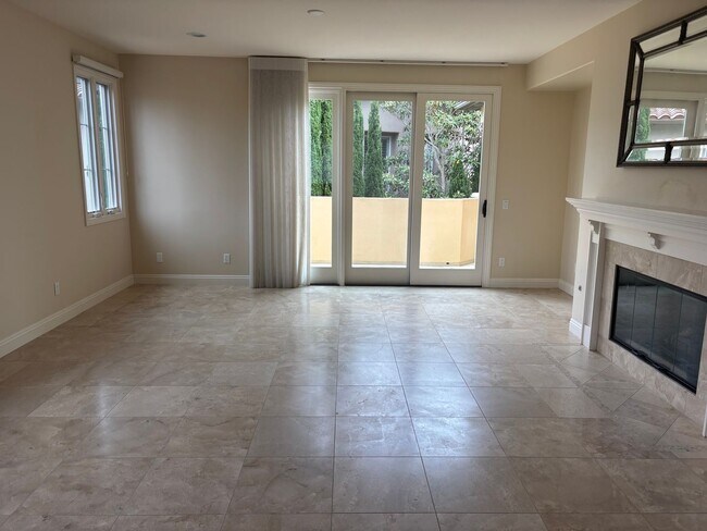 Building Photo - Beautiful 3BD 3.5BA House in La Jolla