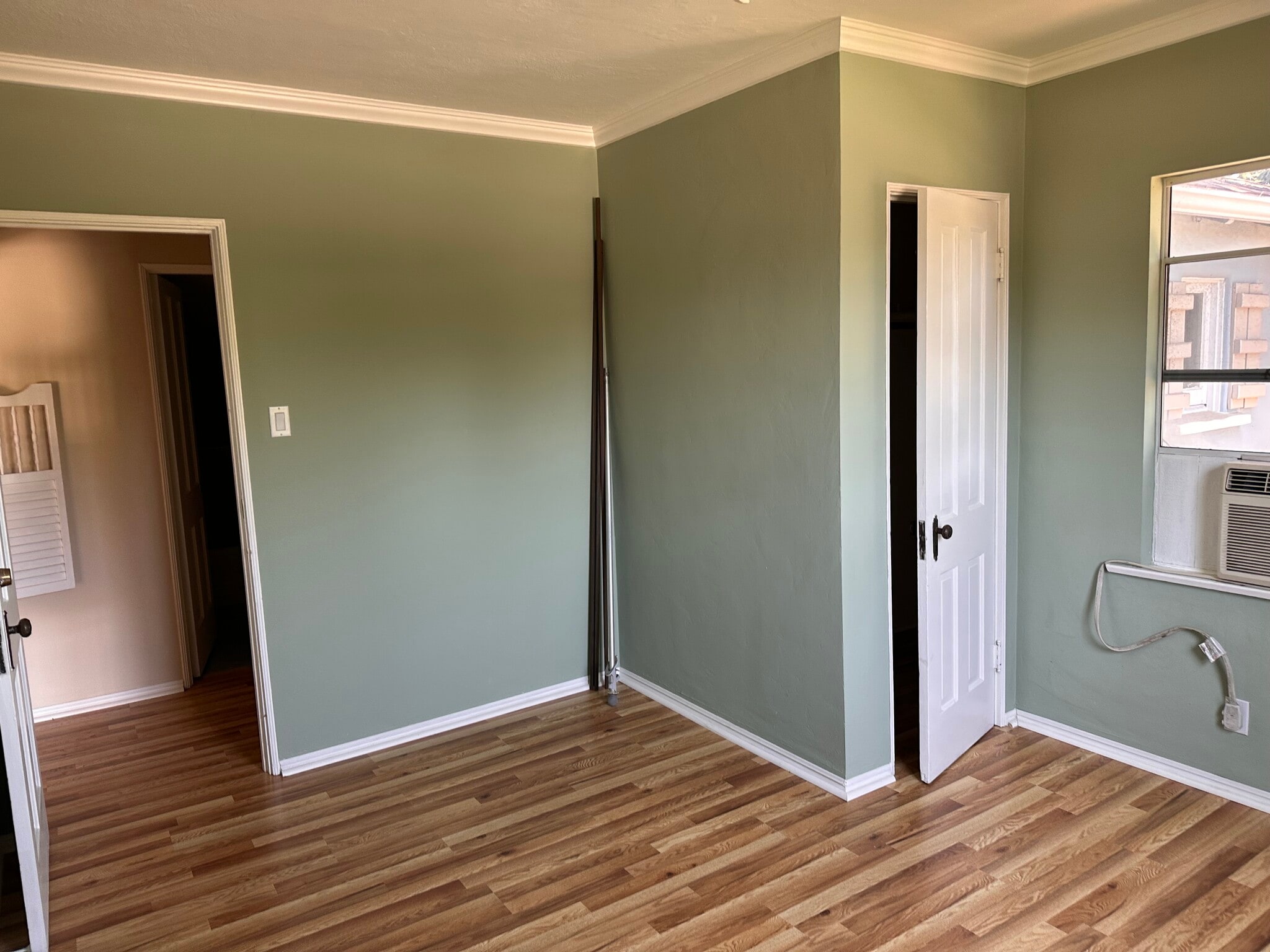 bed 3 - 25 Lowell Ave