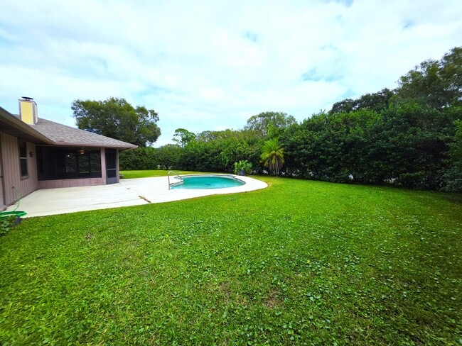 Building Photo - 1060 31st Ave