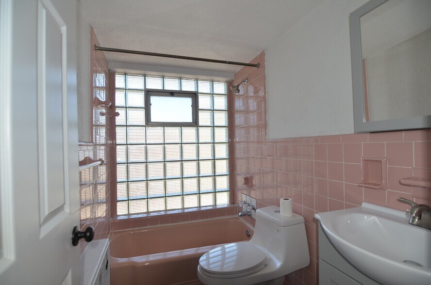 Building Photo - 7121 Delaware Ave