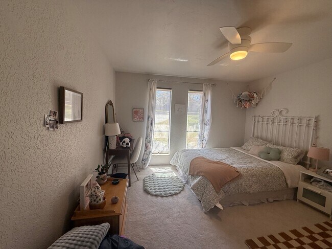 Building Photo - 1925 Bunting Ct