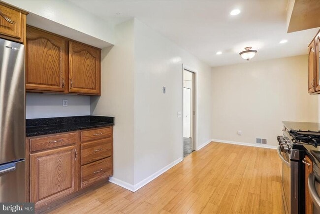 Building Photo - 8709 Sleepy Hollow Ln