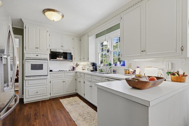 Building Photo - 206 Ramblewood Dr
