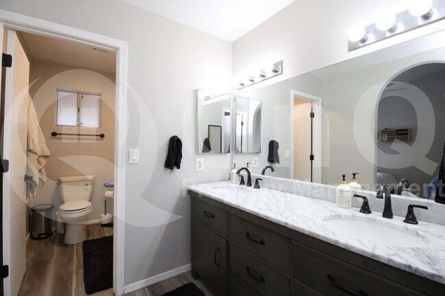 Building Photo - 6335 E Brown Rd