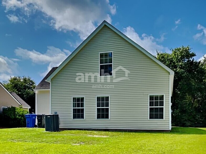 Building Photo - 4809 Wheatfield Dr