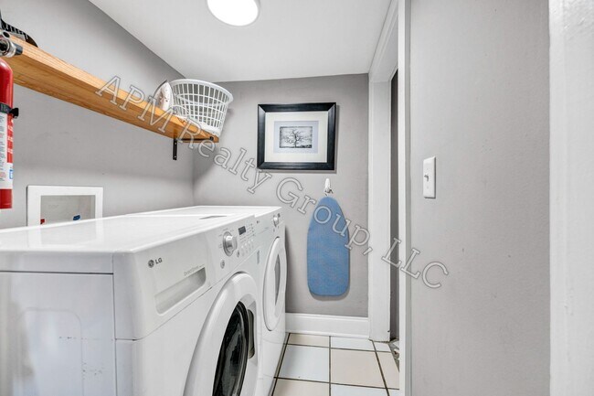 Building Photo - ALL UTILITIES INCLUDED