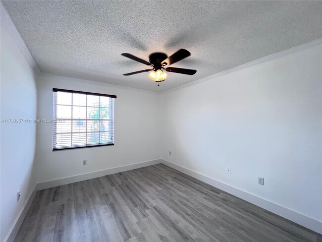 Building Photo - 725 NW 156th Ave