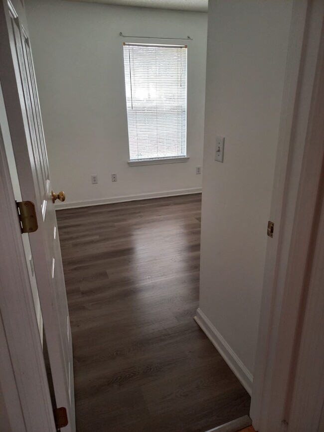 Building Photo - 7 Indigo Lake Ct