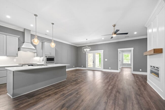 Building Photo - Pet Friendly in Sango!