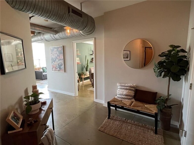 Building Photo - 445 Sessions St NW