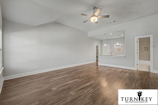 Building Photo - 221 Stewart Bend Ct