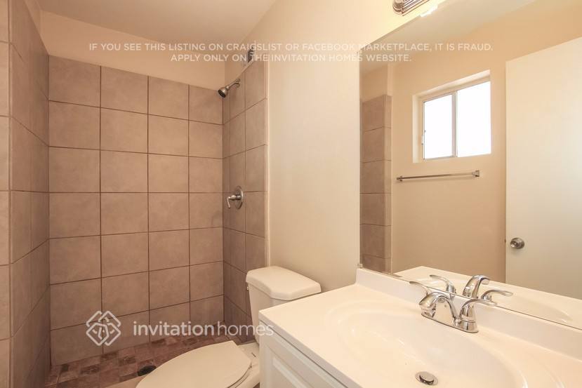 Building Photo - 11814 N 30th Dr