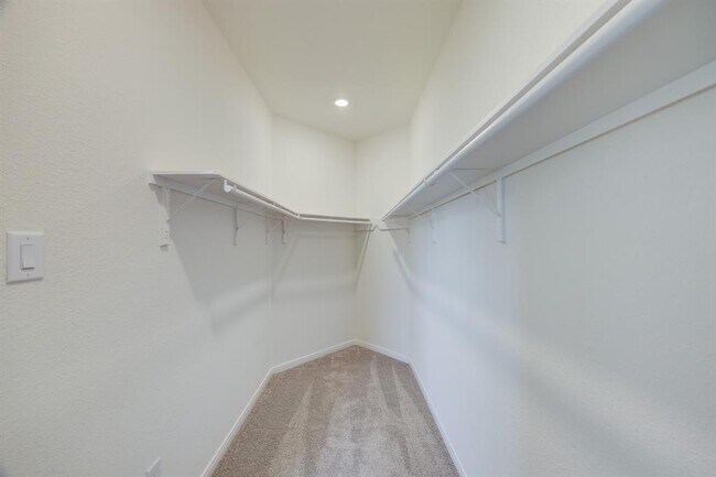 Building Photo - 14626 Hemlock Knl Ln
