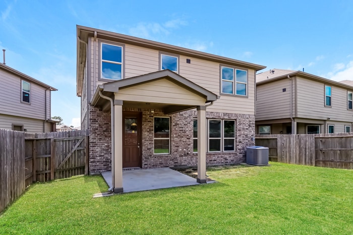 Building Photo - 15806 Copper Oak Ln