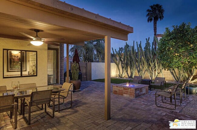 Building Photo - 1347 Primavera Dr S