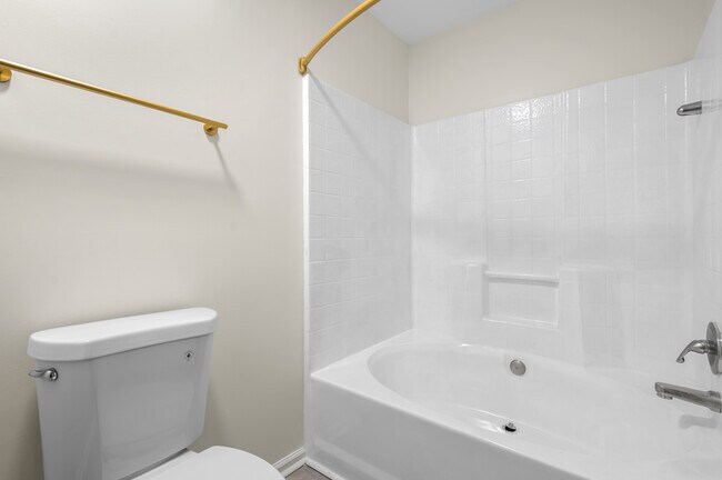 Building Photo - 305 Dearing Dr