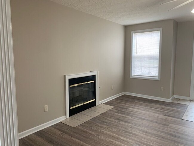 Building Photo - Bradford Cottage Home   Georgetown KY 250808