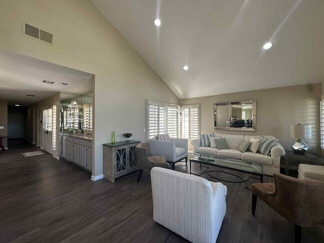 Building Photo - 4 Hermosillo Ln