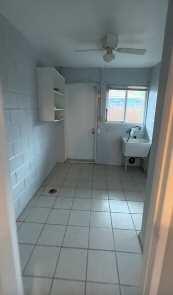 laundry room - 646 W Peralta Way