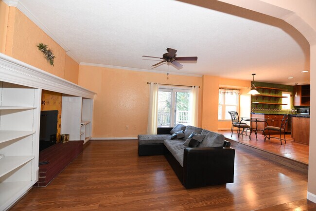 Building Photo - Gorgeous 4 BR 2+2 Baths Colonial - Finished Walk-Out Basement and Car Garage