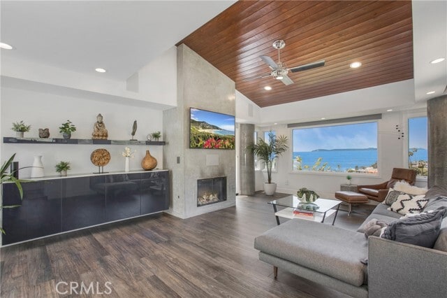 Building Photo - 546 Temple Hills Dr