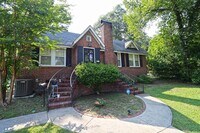 Building Photo - Charming 3 Bedroom, 2 Bath Brick Bungalow ...