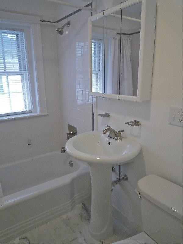 Building Photo - 67 Wyman St