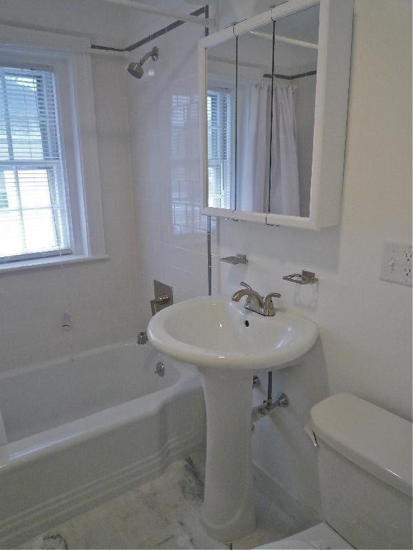 Building Photo - 75 Wyman St